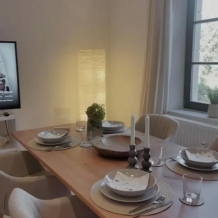 Grosses 2 In Appartement